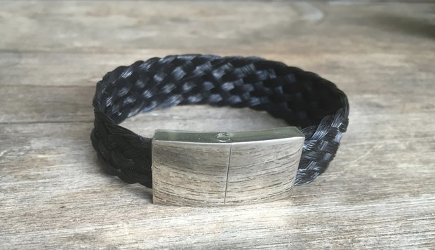 Mooie armband met platte sluiting Prijs 39,95