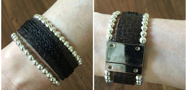 Armband met leer en kralen. Prijs 59,00