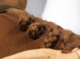 Inzetknot iets langwerpige vorm.